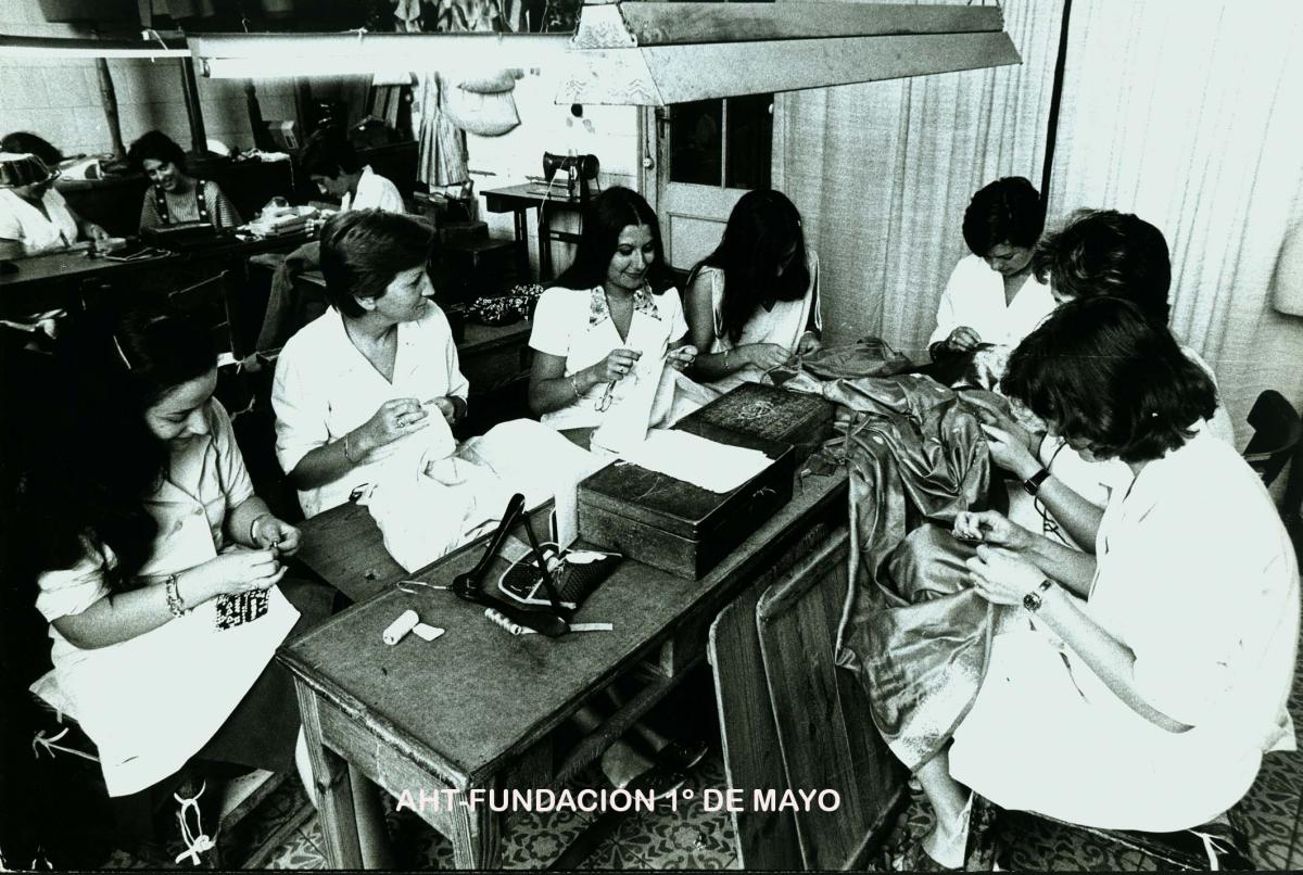 Muheres taller de confección